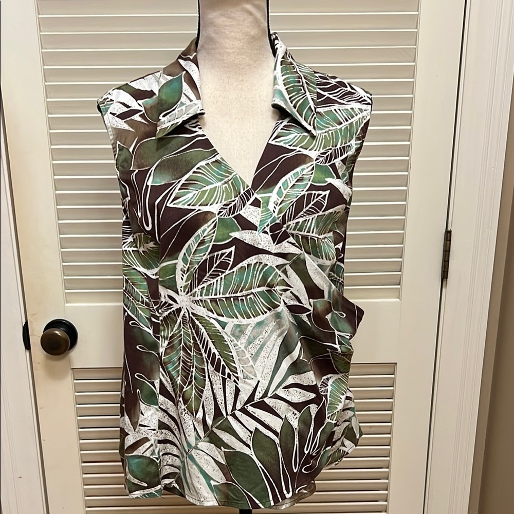 Jones New York Leaf Print Sleeveless Top in Brown and Green, Size 3X, EUC